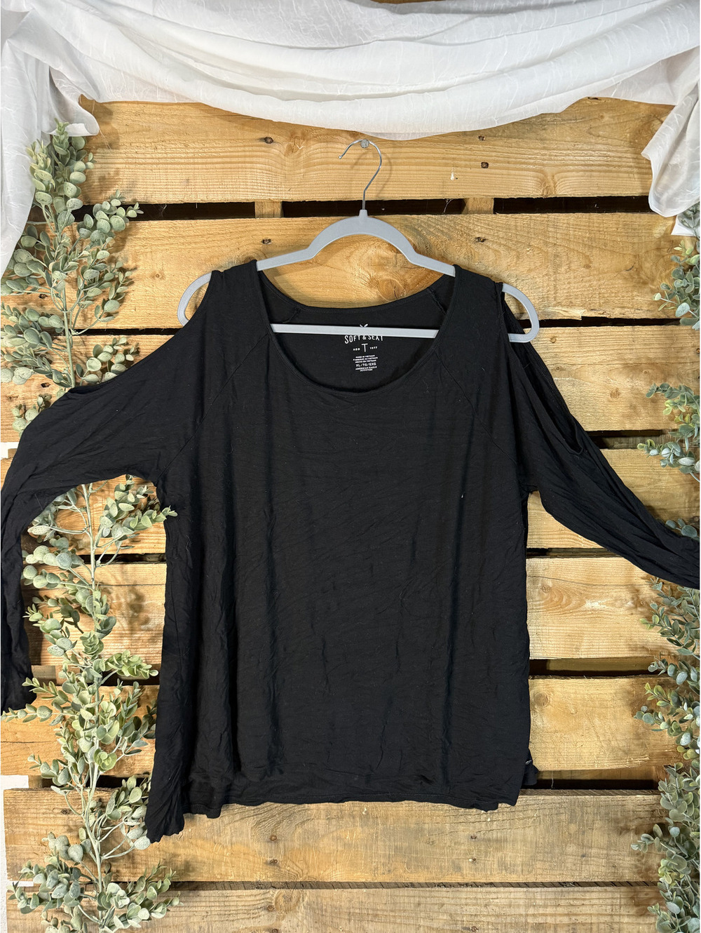 American Eagle Soft & Sexy Black Cold Shoulder Long Sleeve Top XL